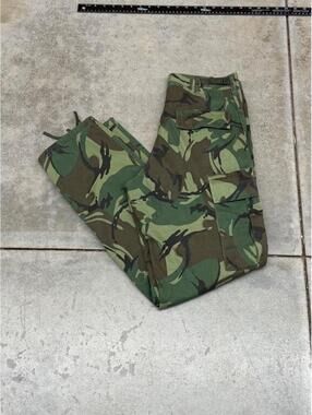 vintage woodland camo relaxed baggy fit military cargo pants size 30 x 30